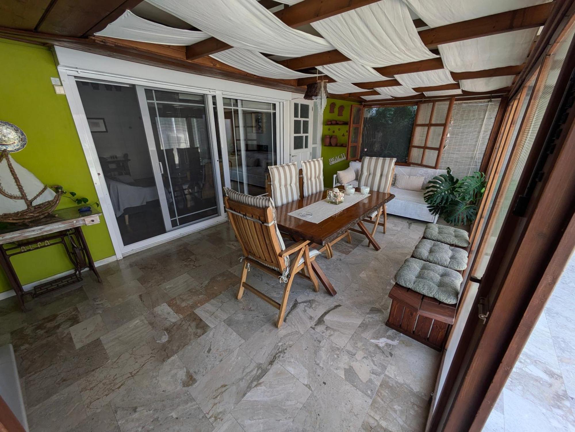 Sea View Roof Garden Apartment *